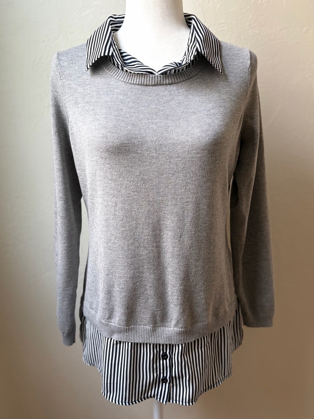 Adrianna Papell Gray Layered Sweater Top Size M